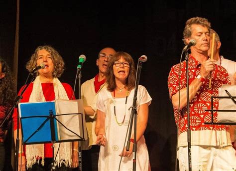  Ayúdeme Una Fusión De Ritmos Afro-Cubanos Con La Melancolía Del Canto Andino